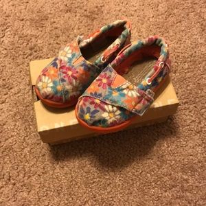 TOMS baby shoes